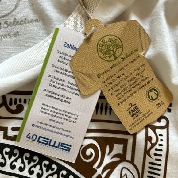 Green Wear Selection Salzburg Austria Tee Shirt Size XS NWT - Picture 2 of 4